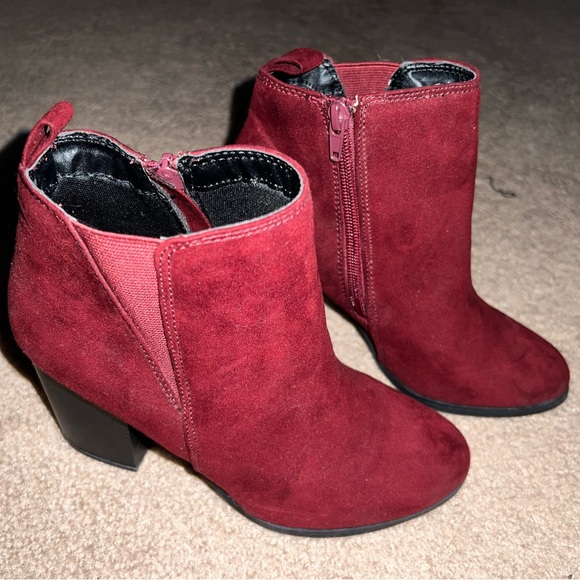 Express wine red suede booties - Picture 2 of 4